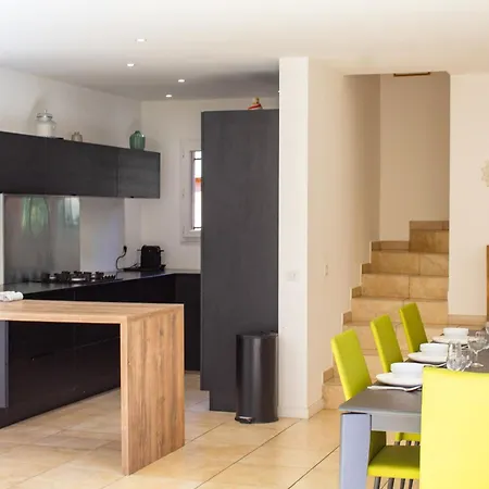 Belladona Di Arasu Willa